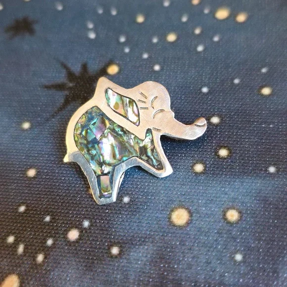 Sterling Elephant Brooch with Abalone Inlay - Picture 6 of 7